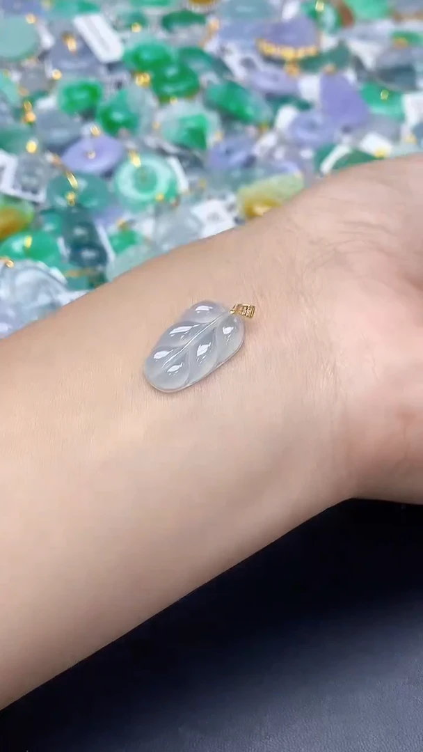 翡翠未镶嵌颈饰天然缅甸a货翡翠