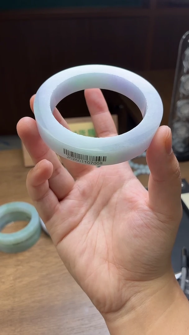 未镶嵌手镯定制翡翠赖***！定制