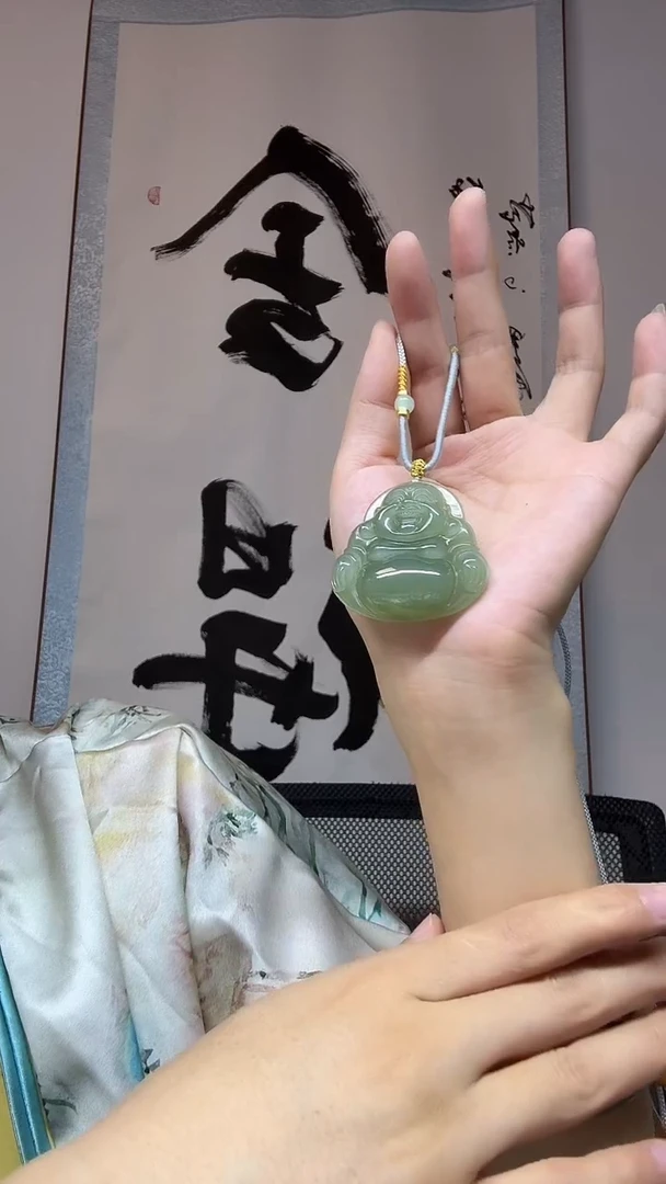 颈饰未镶嵌和田玉佛公