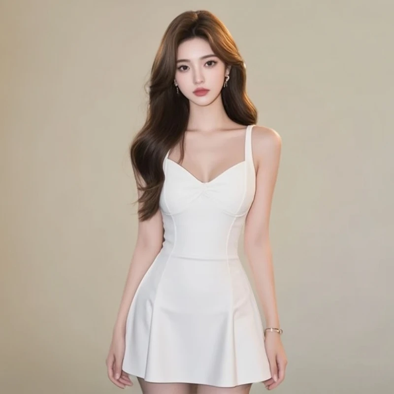千金贵气名媛风女装白色修身吊带连衣裙洋气衣服女夏天氛围小裙子