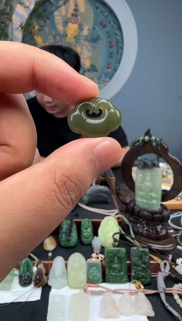 和田玉未镶嵌颈饰和田玉