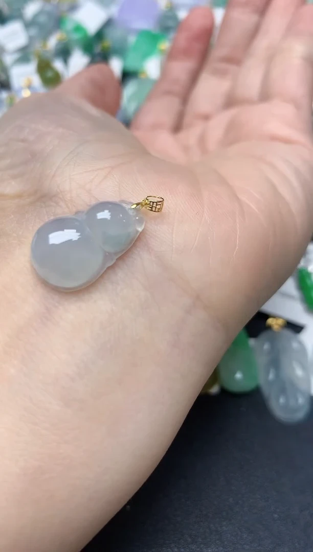 颈饰18K金镶嵌翡翠天然缅甸A货翡翠