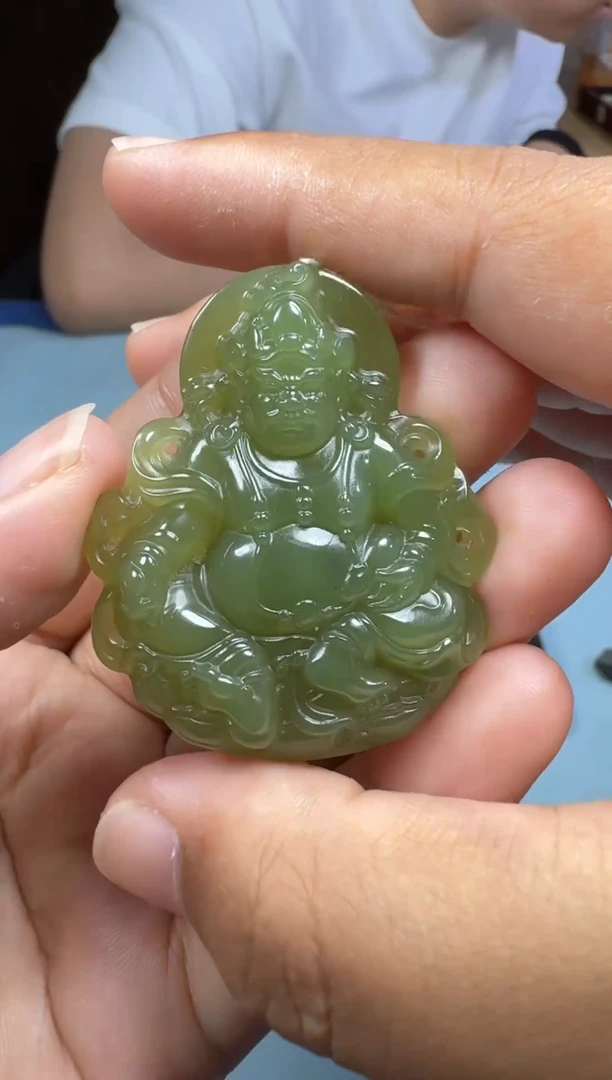 和田玉未镶嵌颈饰1