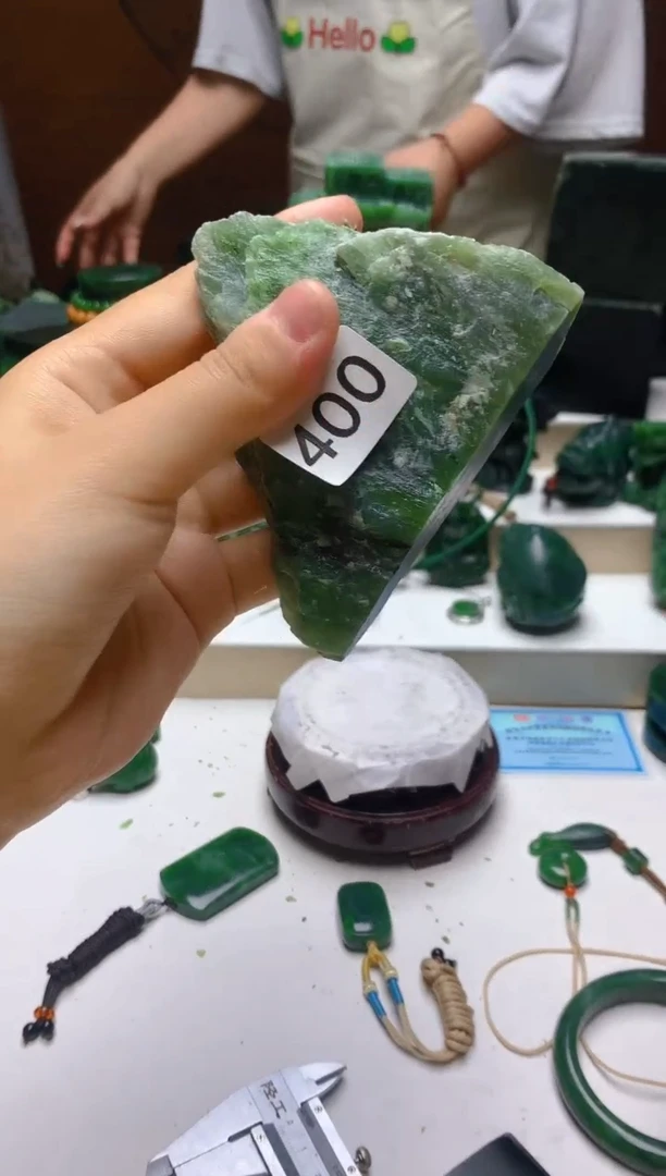 未镶嵌和田玉（碧玉）珠宝半成品0