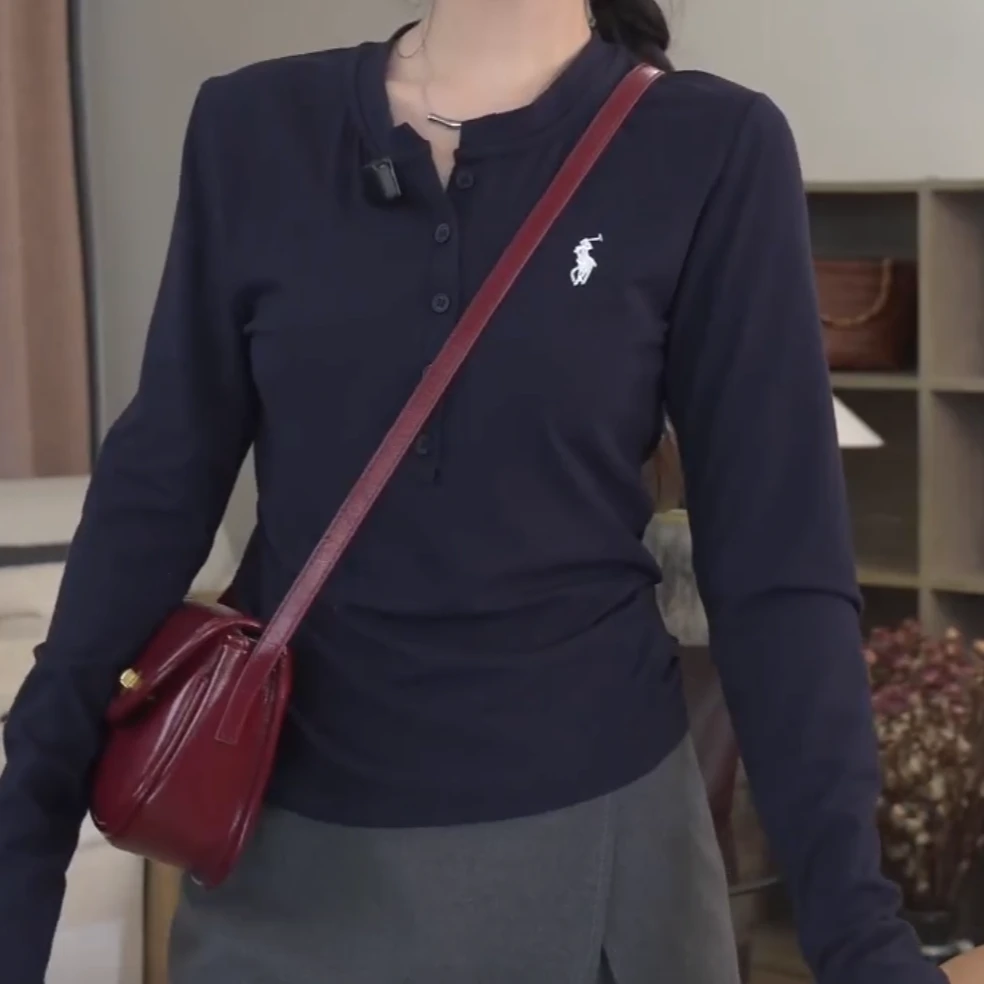 设计感刺绣小标藏青色长袖T恤2025新款春季时尚百搭女士圆领上衣