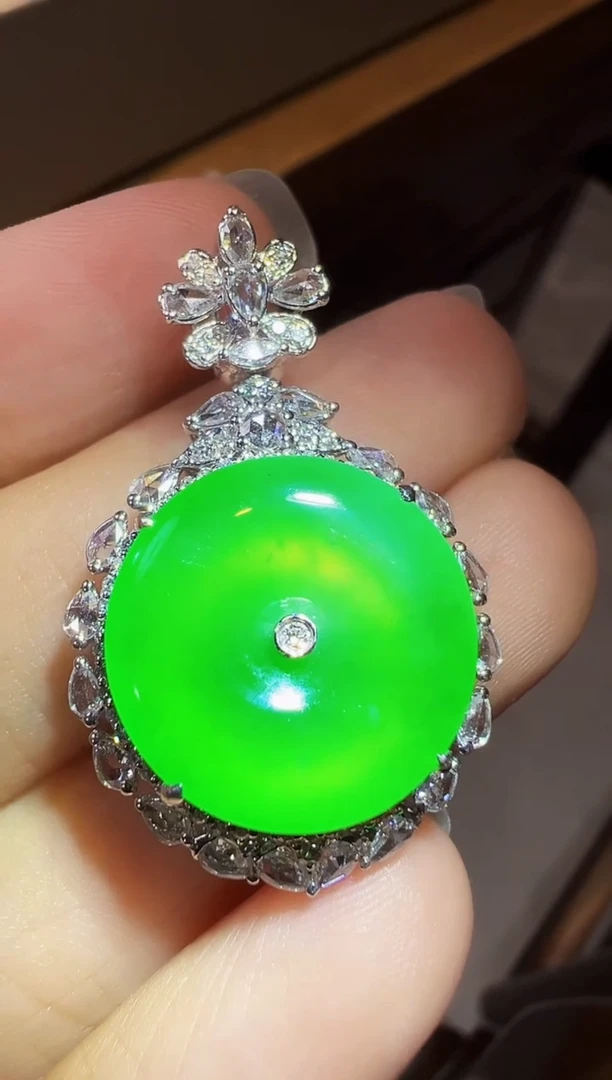 吊坠(不含链)18K金镶嵌翡翠平安扣