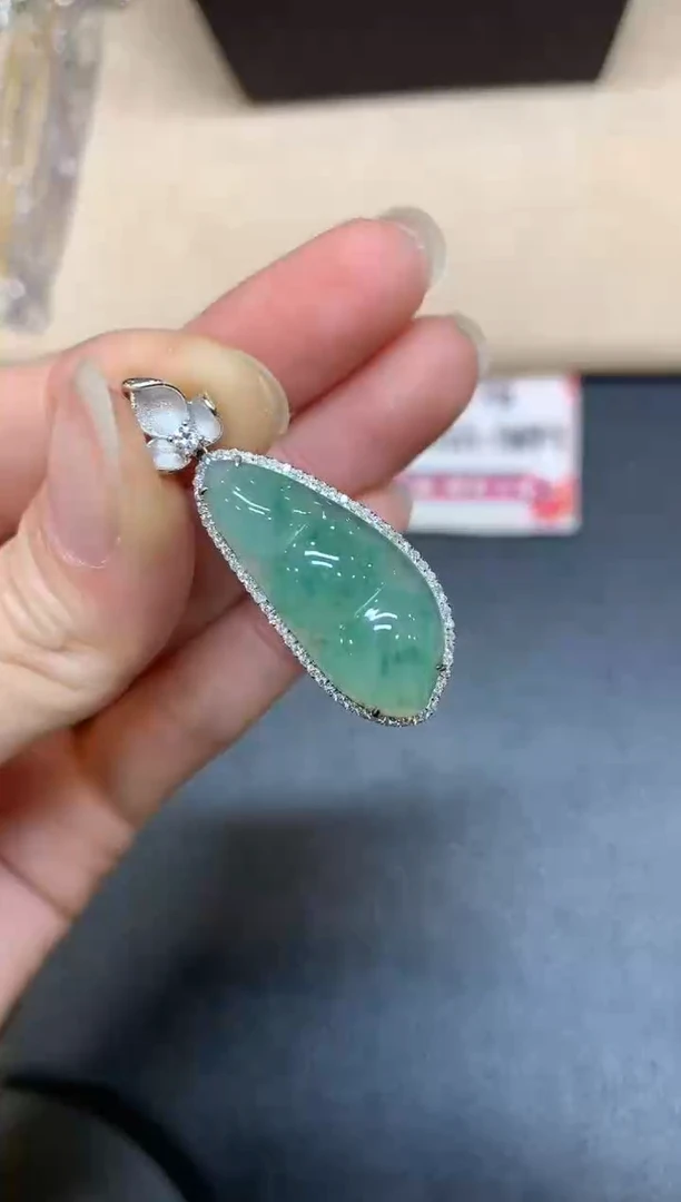 【闪购商品】翡翠颈饰18K金镶嵌【无鉴赏期