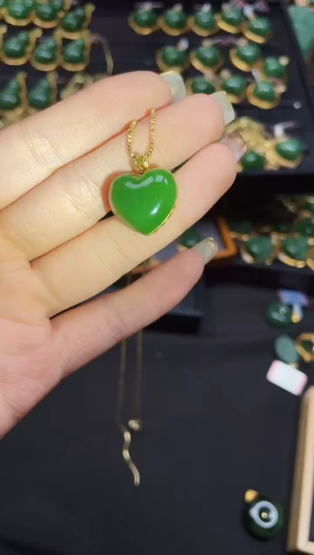 【闪购商品】和田玉吊坠18K金镶嵌多样性发一