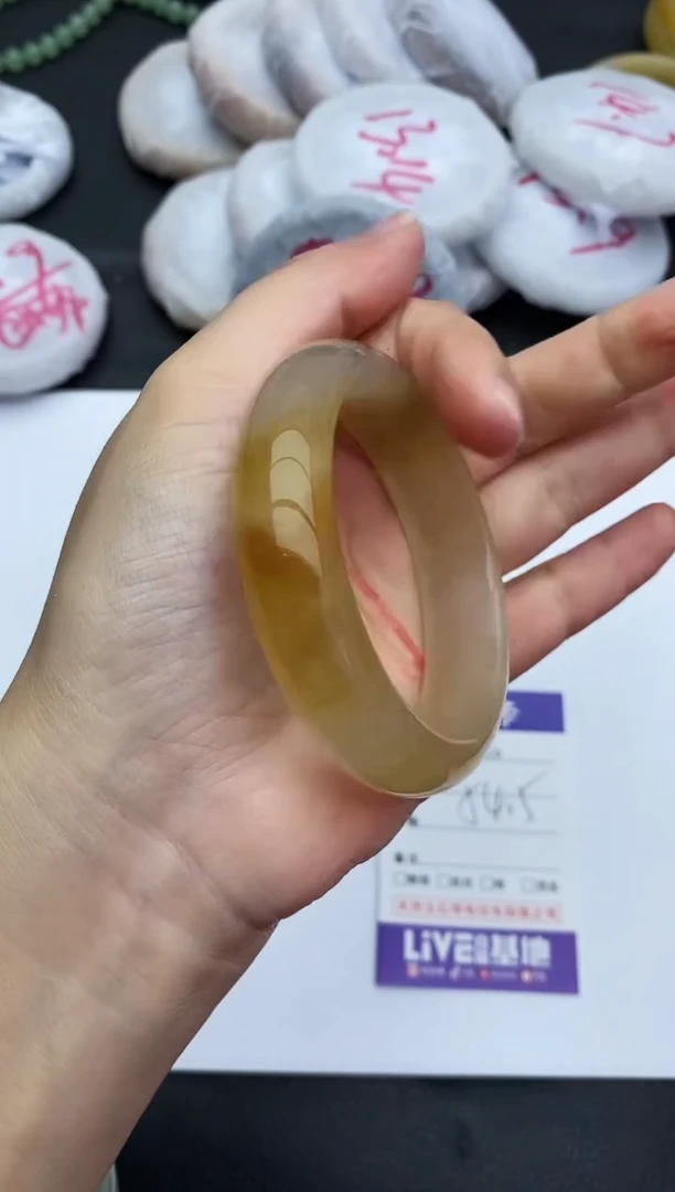 未镶嵌手镯石英质玉120+54.5