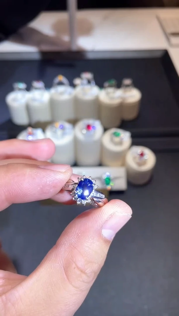 戒指蓝宝石铂Pt900镶嵌2.31ct