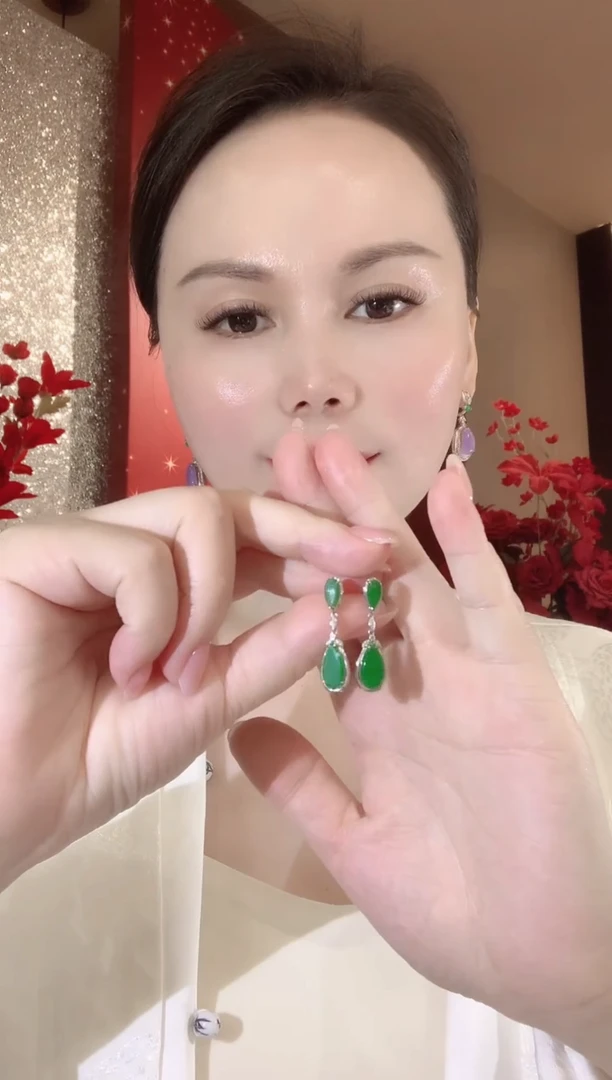 18K金镶嵌翡翠耳饰A1