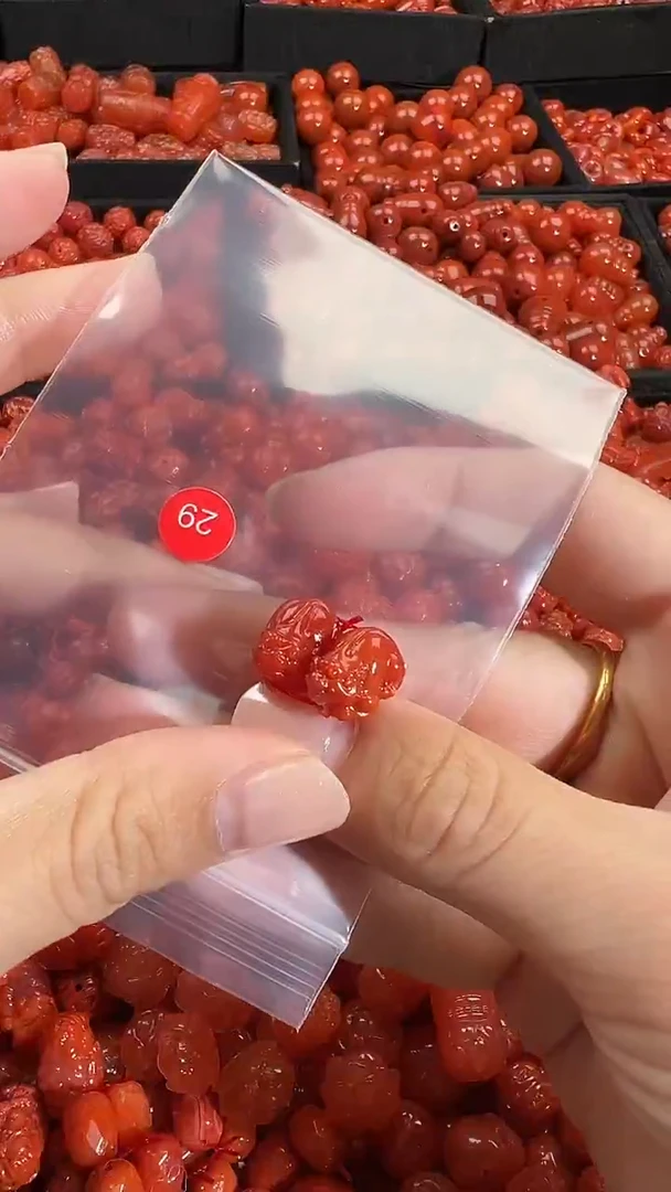 颈饰未镶嵌南红玛瑙1