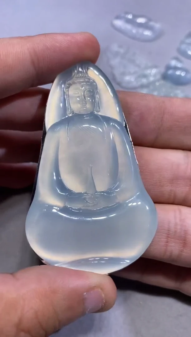 吊坠(不含链)未镶嵌翡翠观音23800  70.9  40.7  5.0
