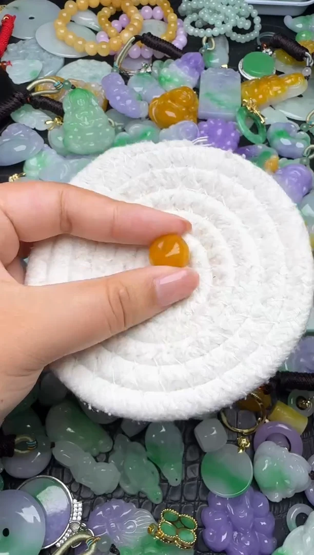 颈饰未镶嵌翡翠缅甸翡翠吊坠