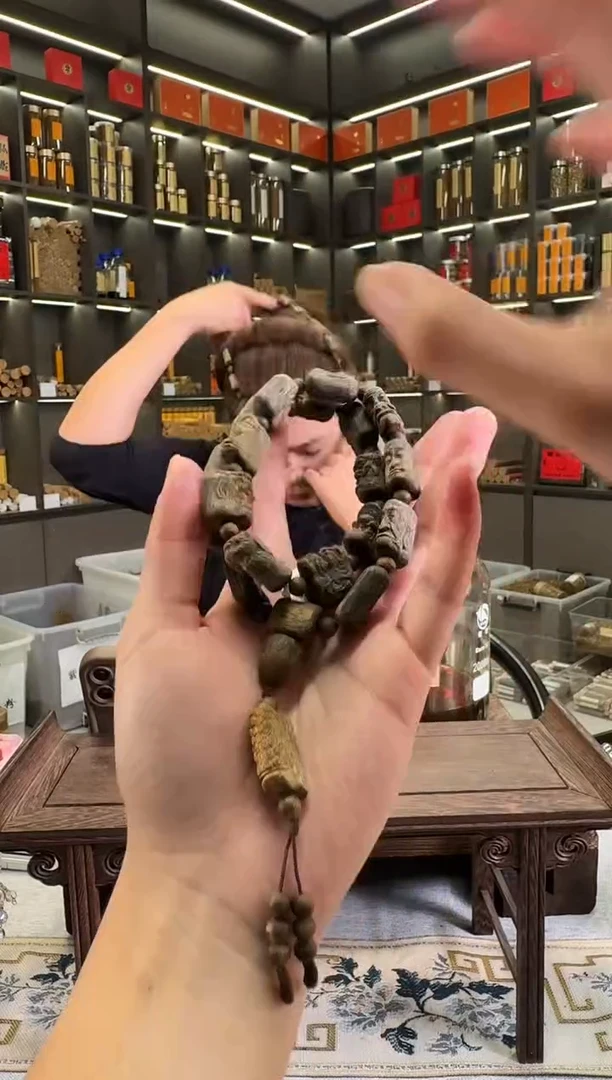 沉香手串用****3十八罗汉雕刻手串50克多样性发货一条