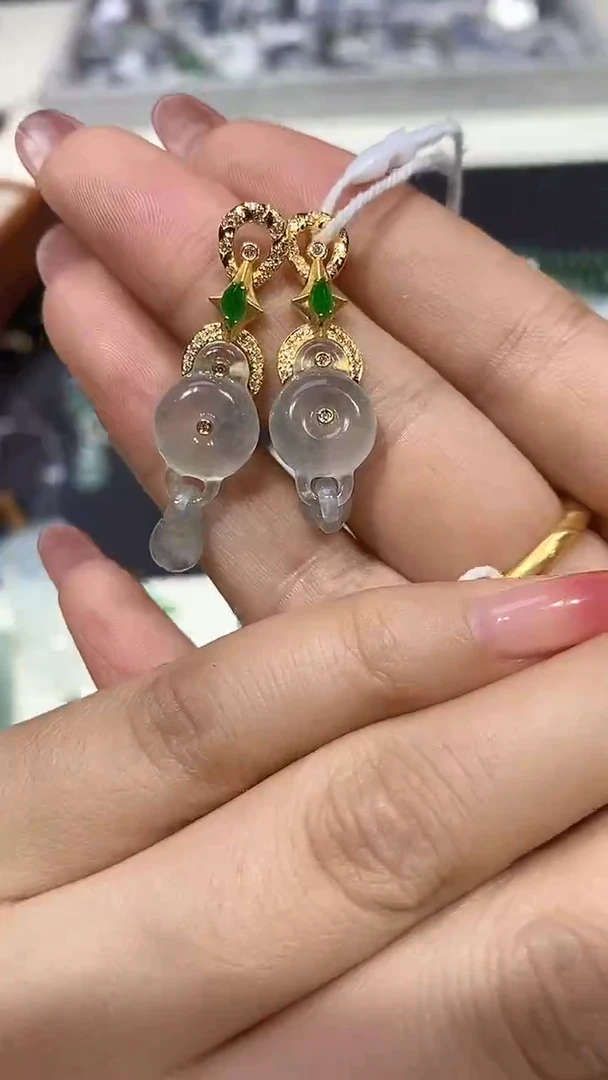 颈饰18K金镶嵌翡翠20250903051