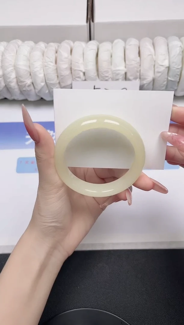 未镶嵌手镯石英质玉16-55.5