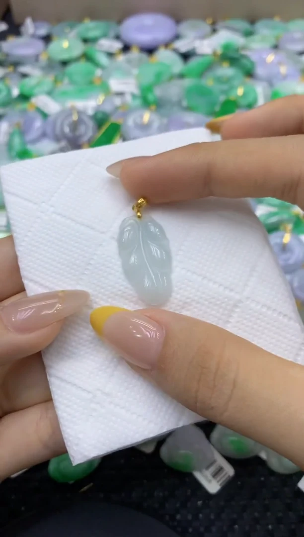 颈饰未镶嵌翡翠天然缅甸翡翠A货