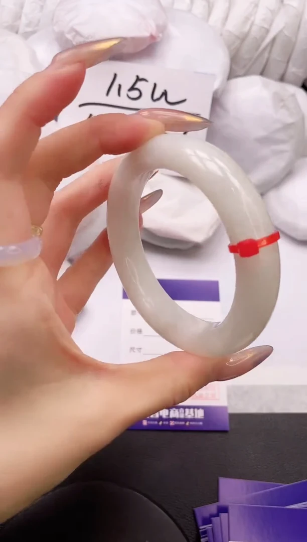 【闪购商品】和田玉手镯未镶嵌20K53-58