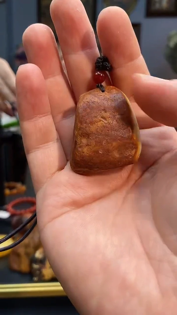 琥珀颈饰未镶嵌吊坠