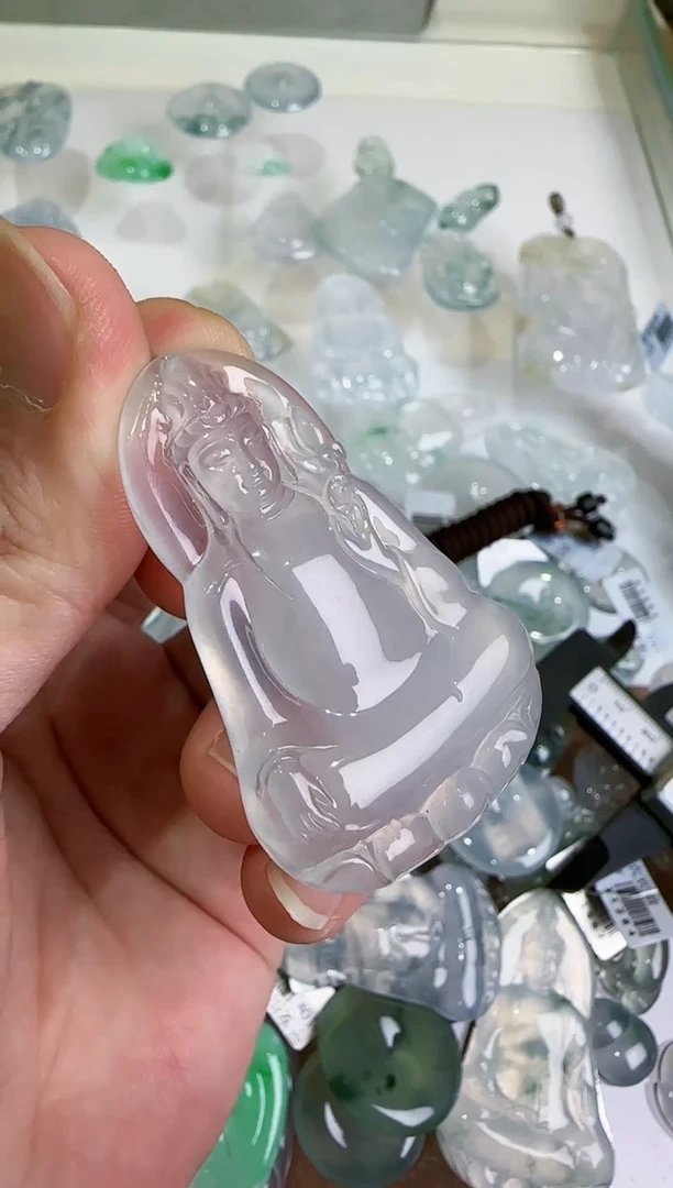 【闪购商品】翡翠吊坠(不含链)未镶嵌··