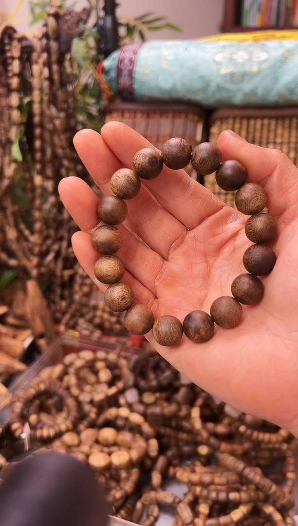 沉香手串棋楠乌身圆珠单圈