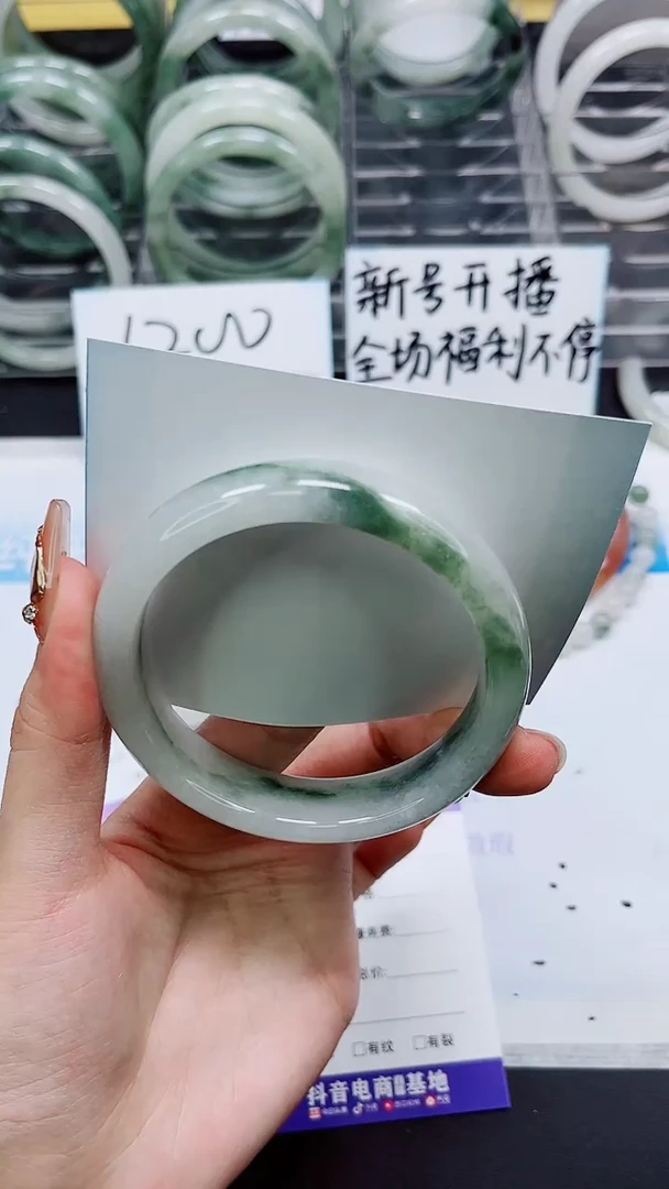 【闪购商品】石英质玉手镯未镶嵌A62-62/63