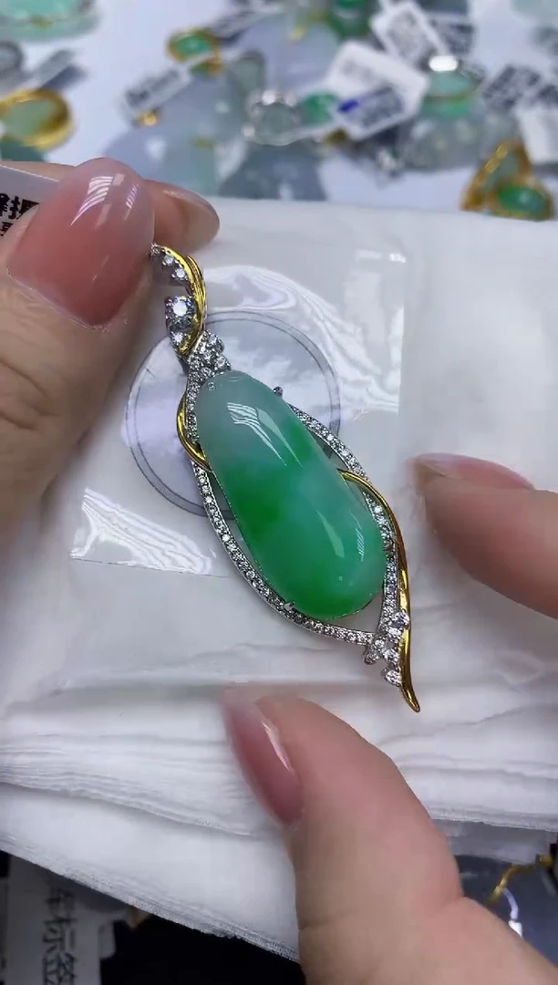 颈饰未镶嵌翡翠天然缅甸翡翠A货多样性发一件