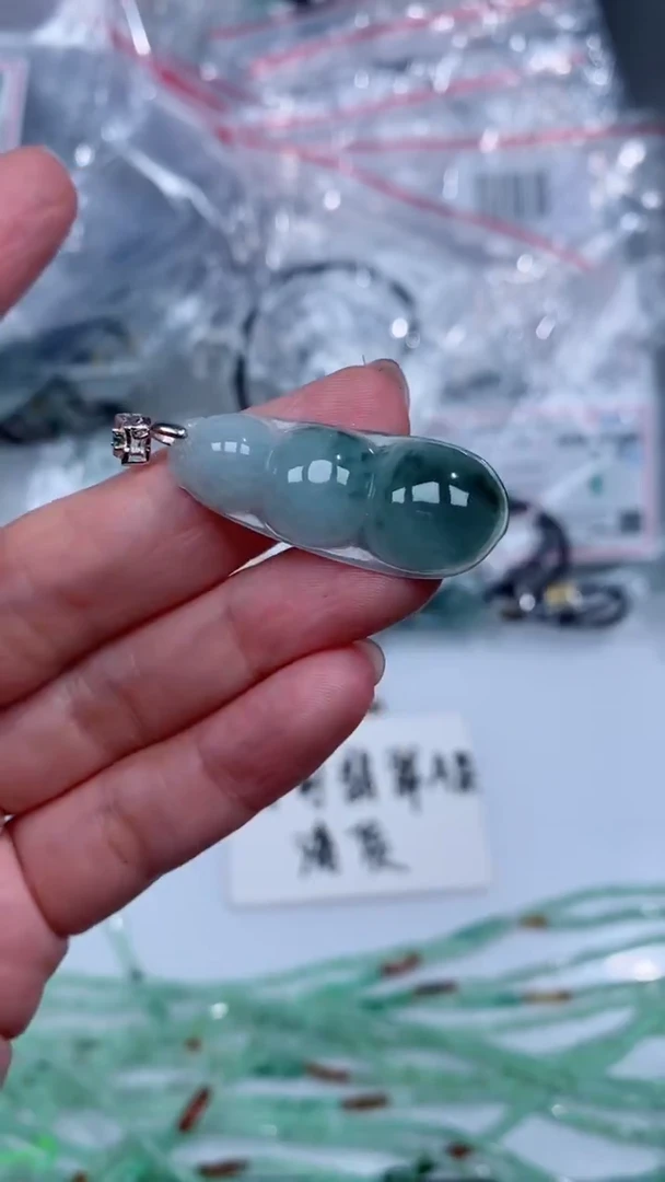 颈饰银S925镶嵌翡翠吊坠