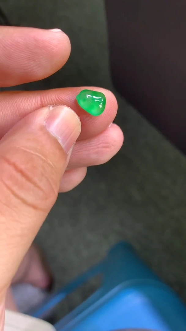 颈饰未镶嵌翡翠瓜