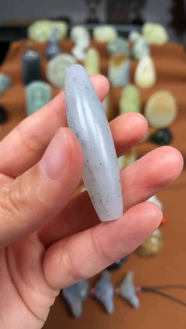 和田玉未镶嵌颈饰勒子