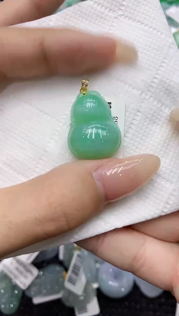 翡翠18K金镶嵌颈饰111111111111