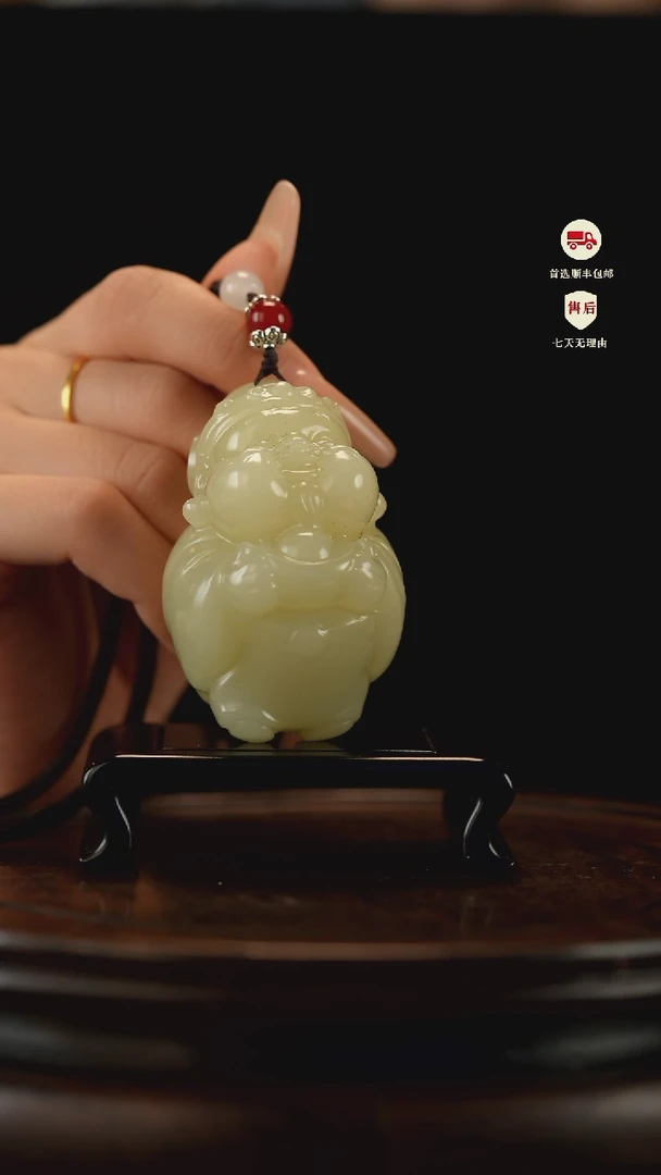云南石小*竹叶青雕刻：丰盈在握手把件