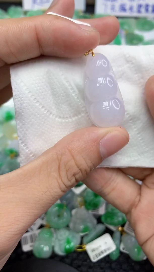 翡翠18K金镶嵌颈饰111111111