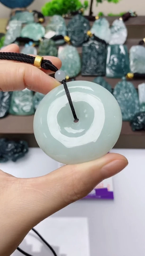 翡翠未镶嵌颈饰