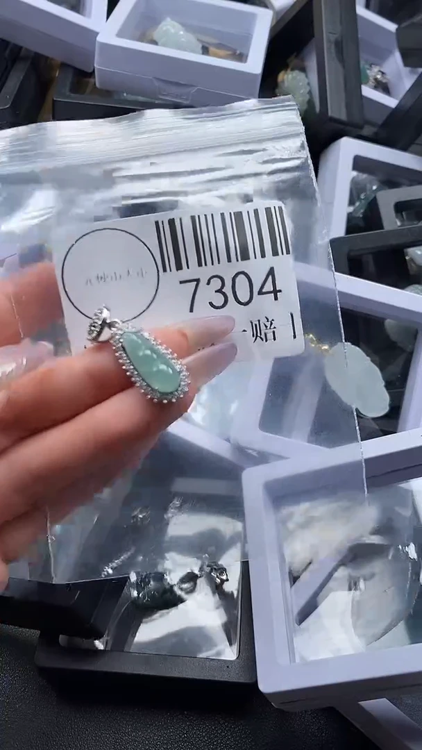 吊坠(不含链)未镶嵌翡翠7304