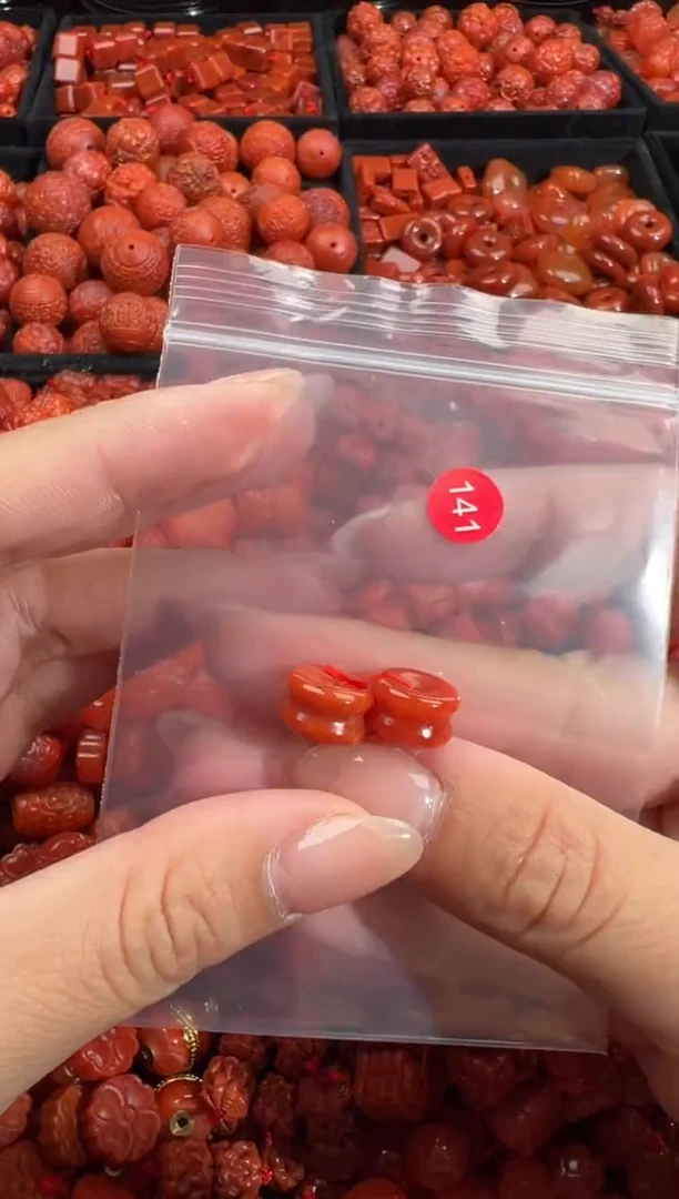 南红玛瑙未镶嵌颈饰1