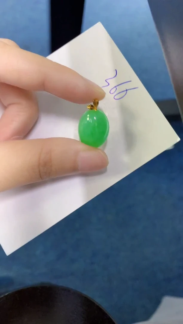 翡翠18K金镶嵌颈饰000000000