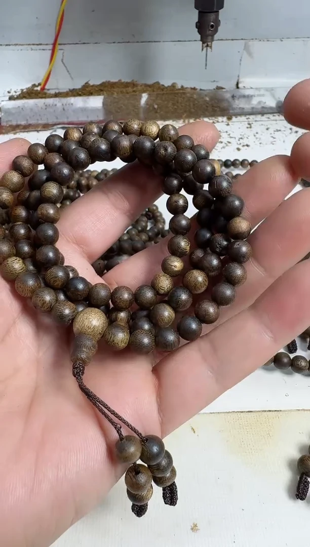 【闪购商品】手串沉香乌身0.7规格多圈19克虫漏