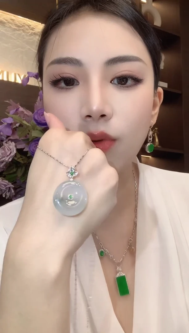 吊坠(不含链)18K金镶嵌翡翠A17