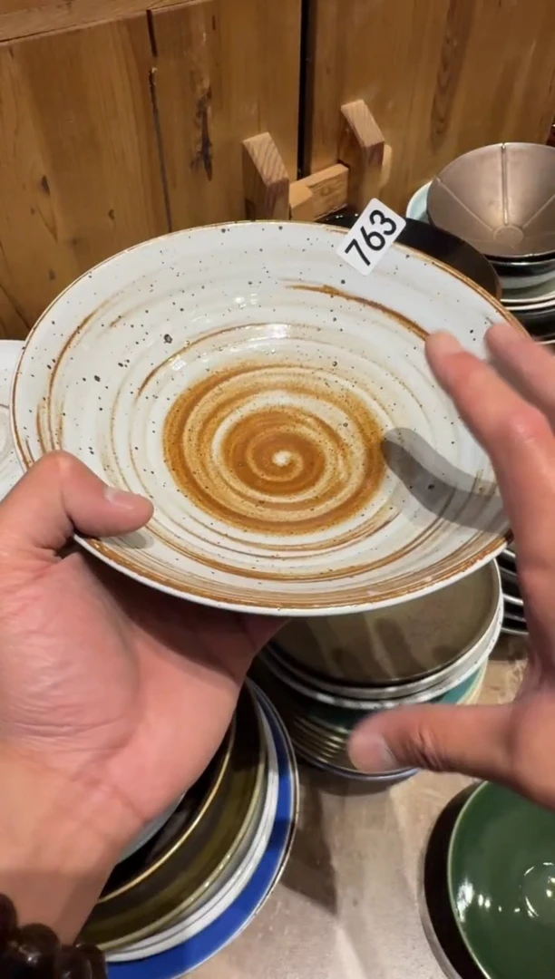 瓷片763  微瑕 白麻点盘1个