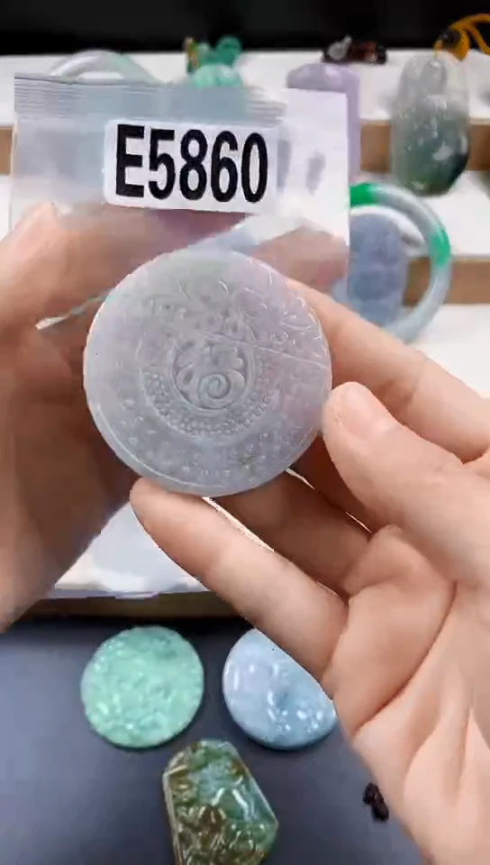 颈饰未镶嵌翡翠天然翡翠吊坠挂件