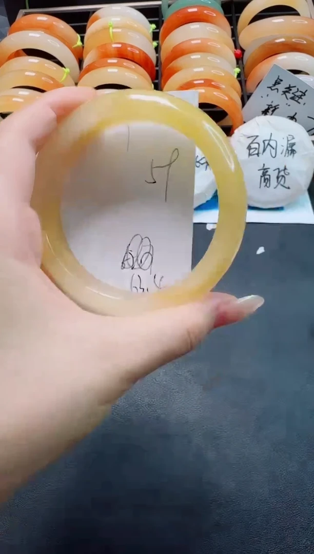 石英质玉手镯未镶嵌7