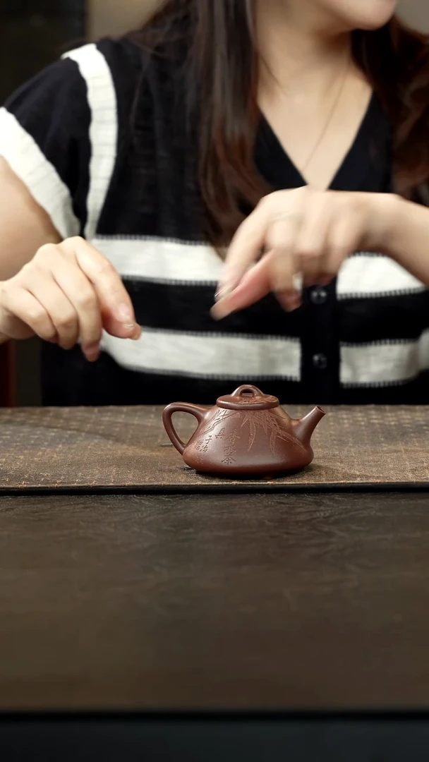 茶壶紫砂老紫泥子冶刻绘110cc
