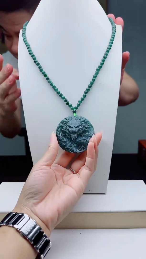 颈饰未镶嵌翡翠多样性发其一