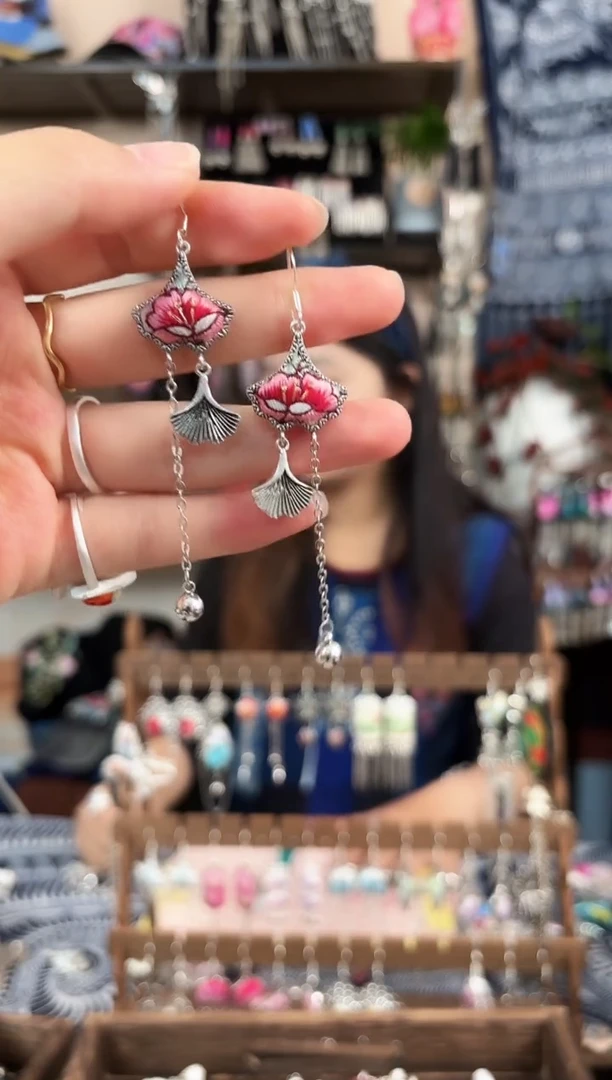 织绣民族风非遗老绣饰品503