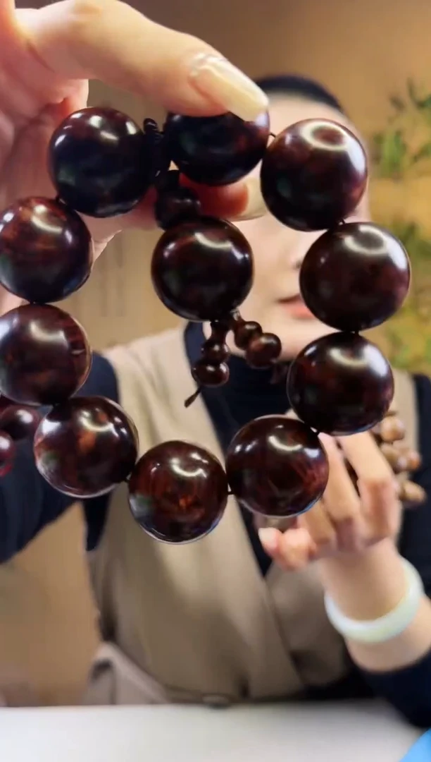 【闪购商品】木2.5火焰纹海黄手串