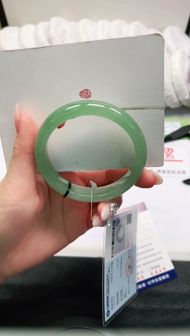 【闪购商品】石英质玉手镯未镶嵌14-58.6