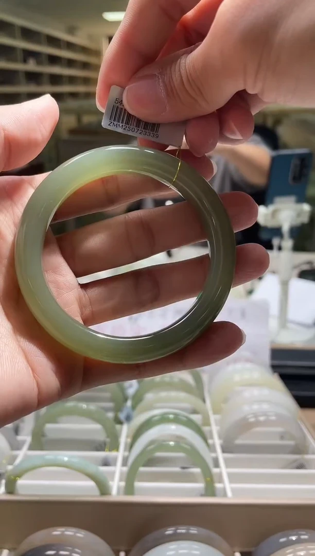 未镶嵌手镯和田玉57-58圈口 3339