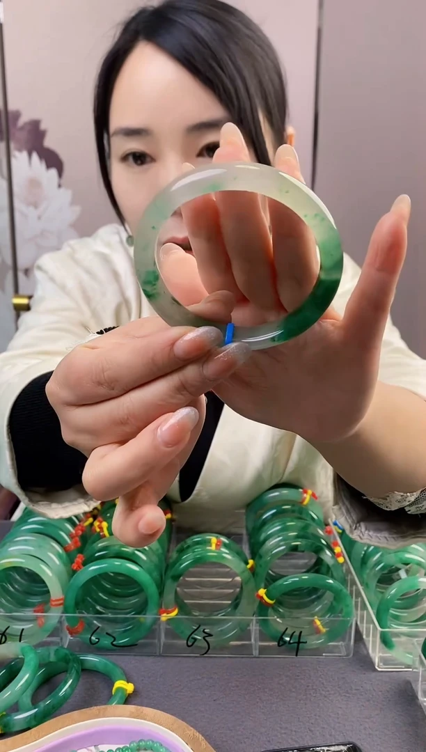 【闪购商品】石英质玉手镯未镶嵌15